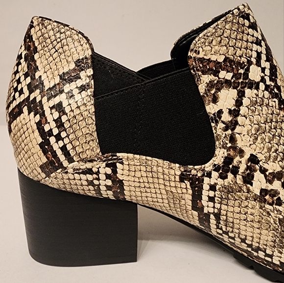 Vionic Women's Belmont Bootie In Ivory Multi Snake Leather Print Size 9.5 - Picture 10 of 13